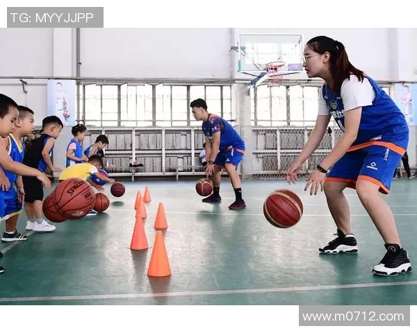 杭州篮球队战术解析：如何在比赛中提升团队协作与攻防效率