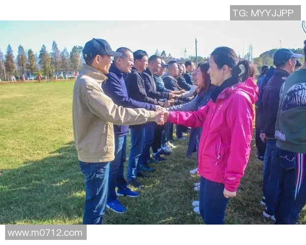 重庆羽毛球队在锦标赛中的团队协作表现分析与点评